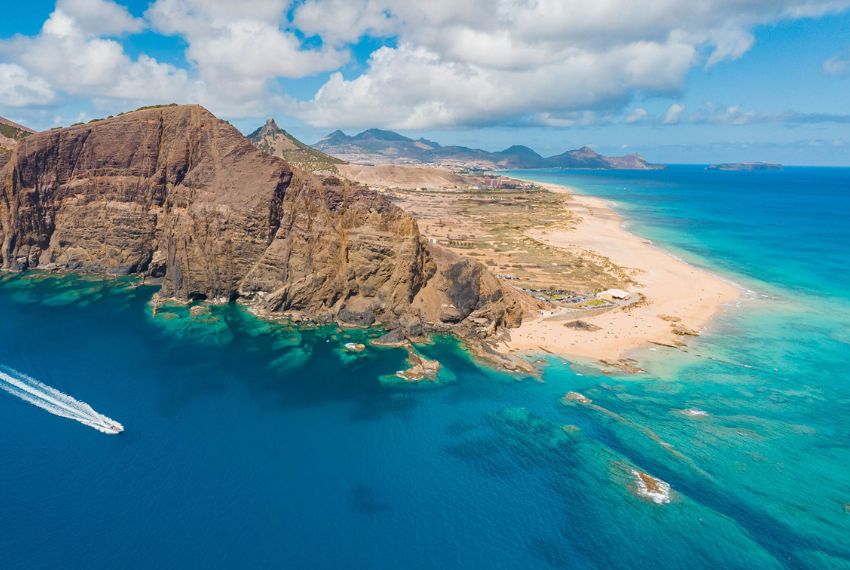 Praias douradas, águas cristalinas e momentos de pura tranquilidade.